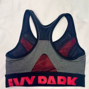 IVY PARK Crisscross color block Sports Bra Size S